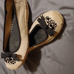 Simply Vera Wang size 8 black and beige